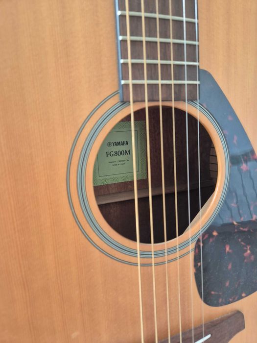 Guitarra acústica Yamaha Fg800m