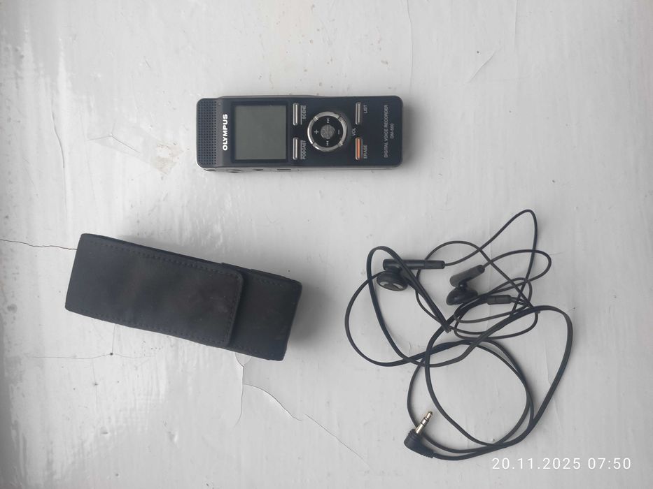 Цифровой диктофон Olympus DM-550.Аудиоплеер,Качество студийного звука
