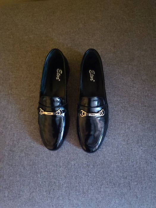 Кожаные лоферы р.37