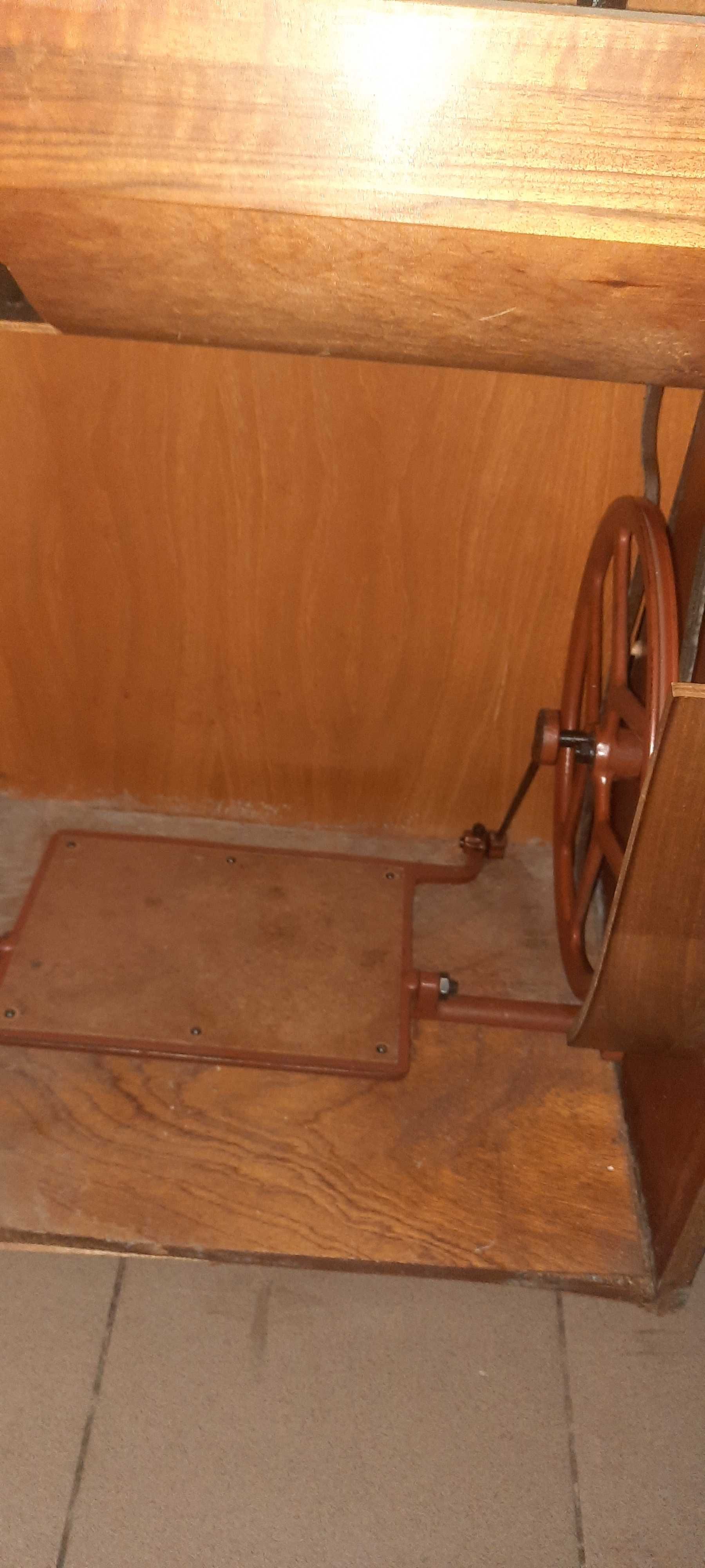 Maszyna do szycia Łucznik KL 82