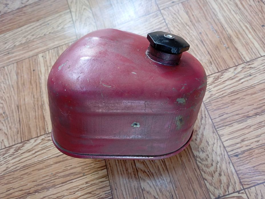 Бак от бензопилы