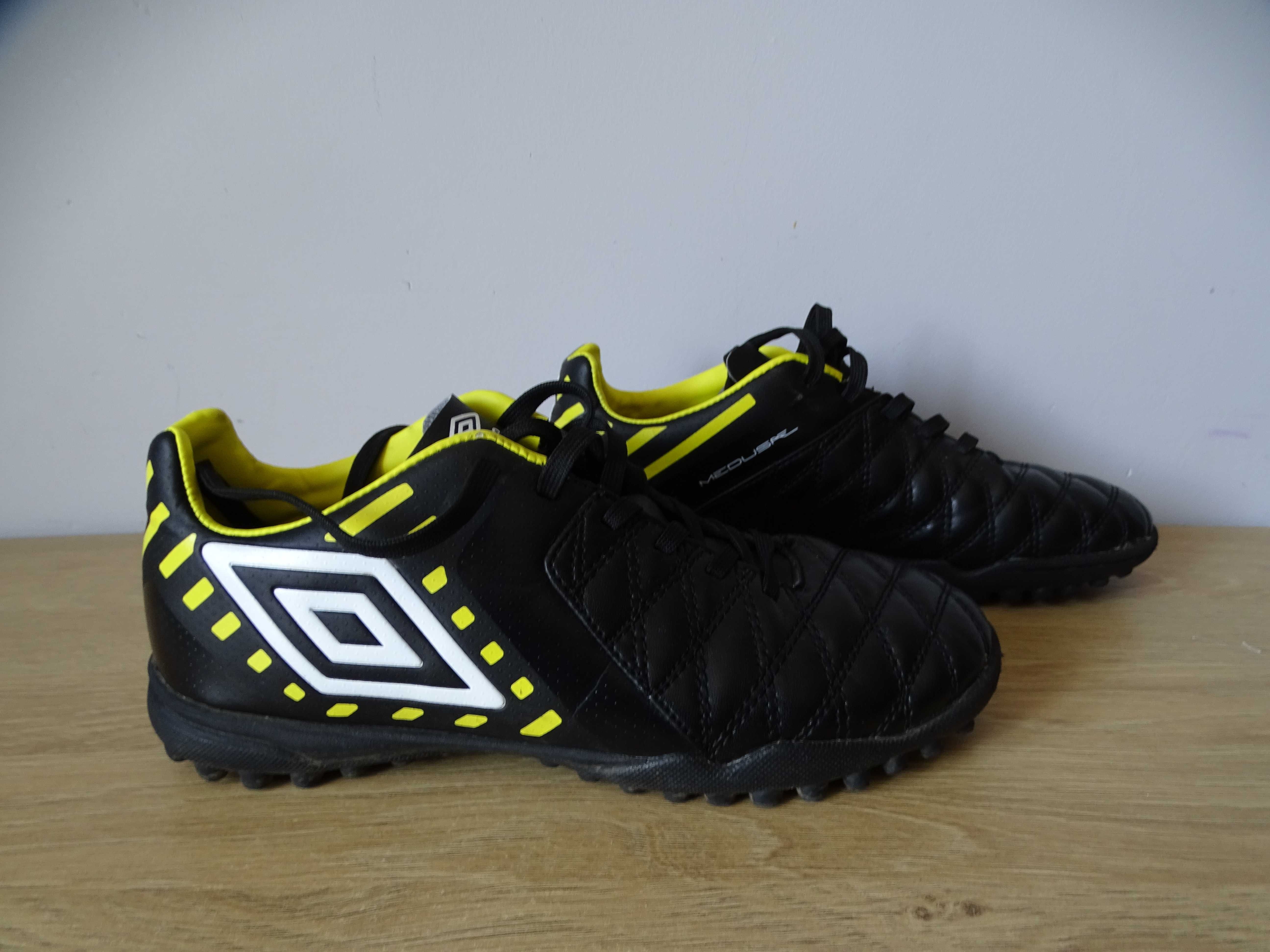 Buty turfy Umbro 36