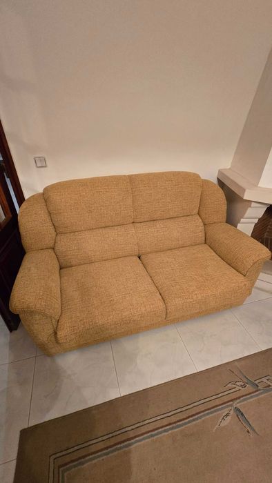 Sofá 2 lugares COMO NOVO com 1,70m largura