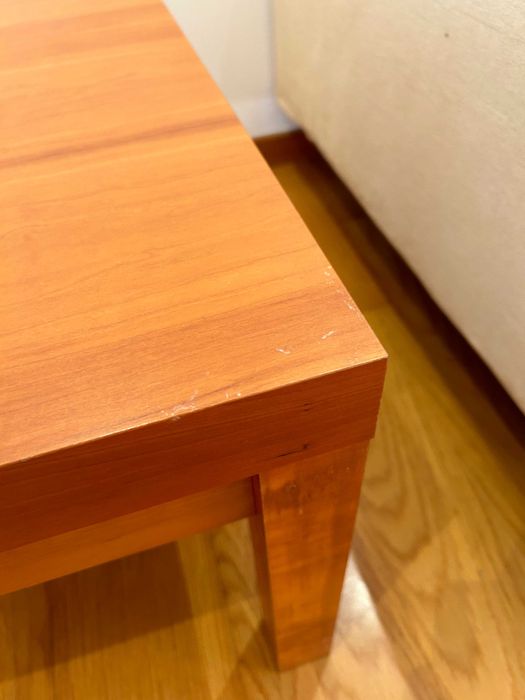 3 Mesas de apoio, uma maior e duas mais pequenas