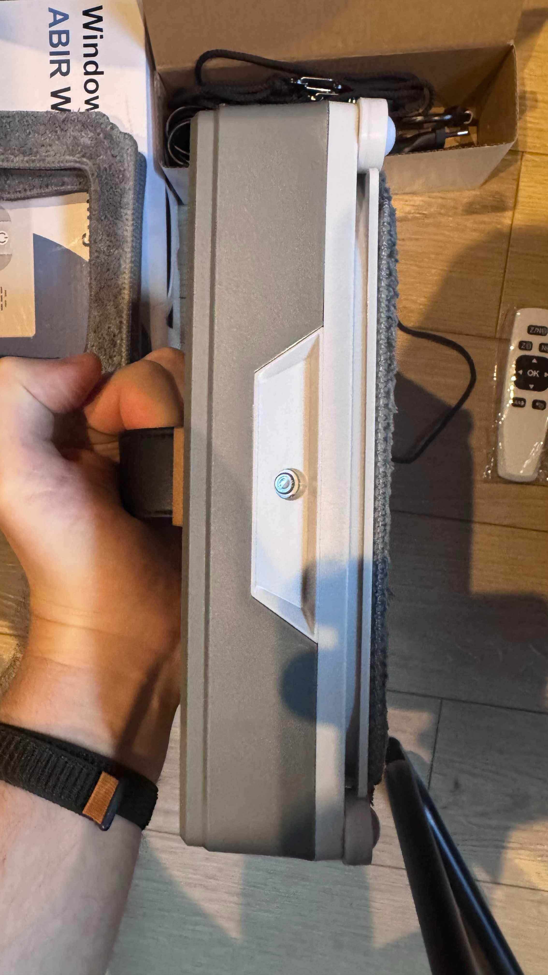 Робот для миття вікон abir wd8