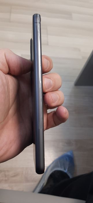 Смартфон Samsung Galaxy S21 FE