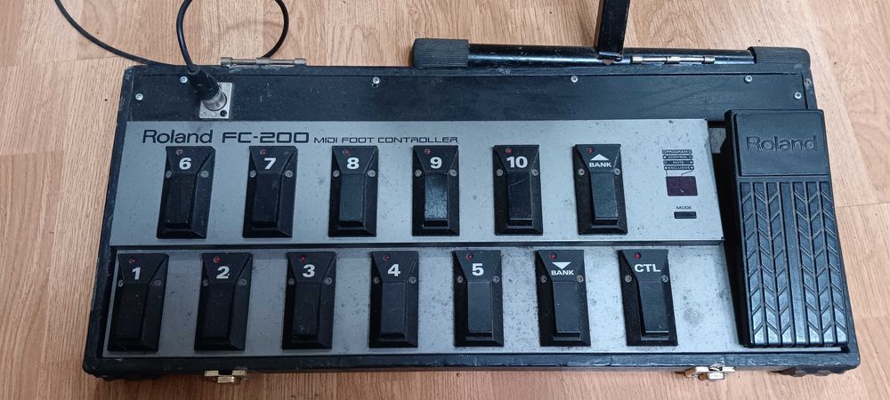 Controlador ROLAND FC-200