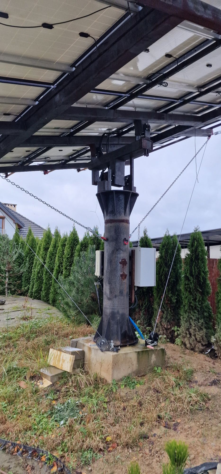 Tracker, pylon reklamowy, konstrukcja pod panele fotowoltaiczne