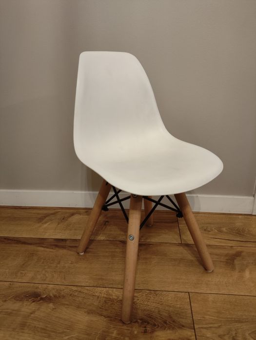 Krzesełko dla dziecka białe Ikea Jysk Kastrup Mini stan bdb + stolik