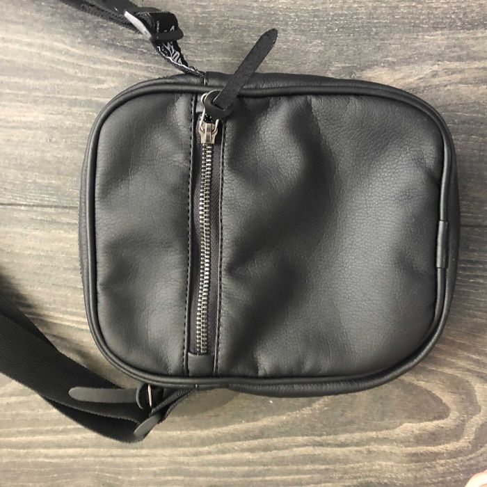 Сумка бананка Staff НОВА