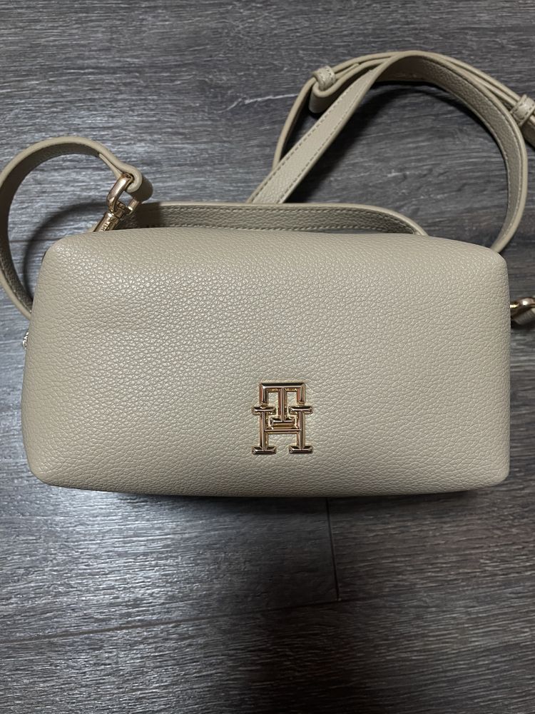 Сумка Tommy Hilfiger