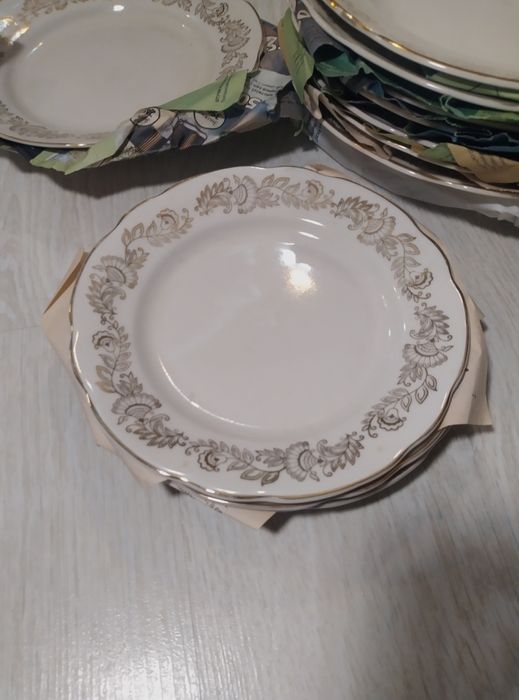 Тарілки з орнаментом - 12шт