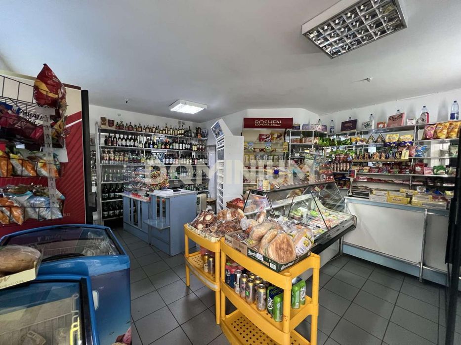 Продається комерційна будівля у м. Хуст