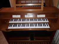 Organy kościelne HEYLIGERS. Drewnianą klawiaturą, super brzmienie.