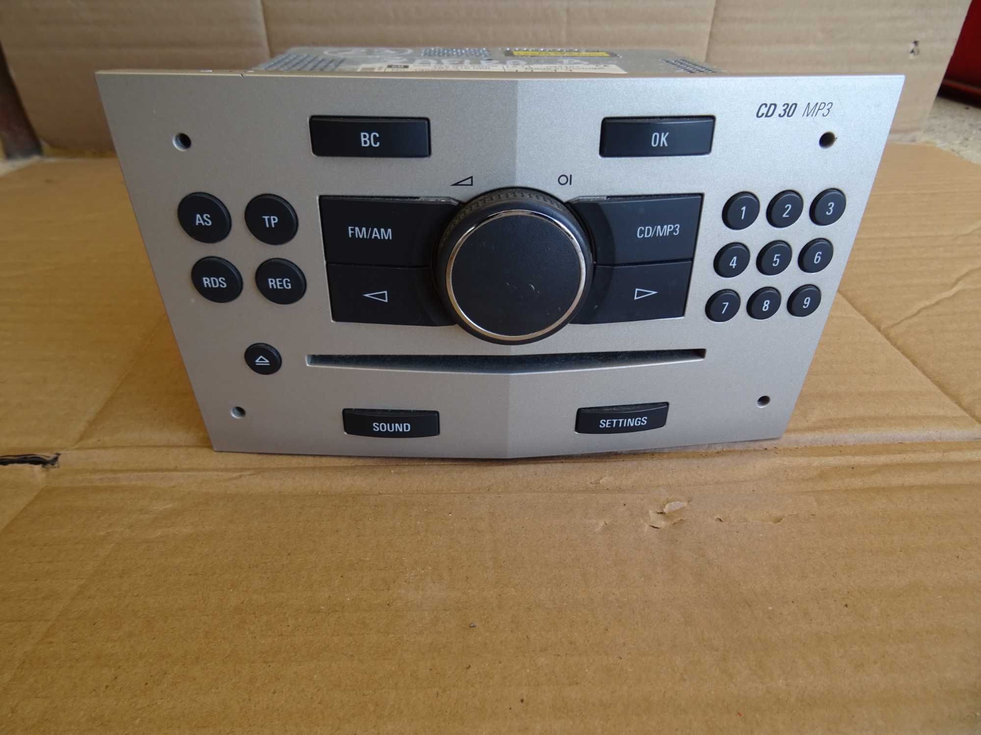 Radio CD30 Opel Zafira B
