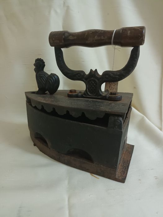 Ferro a carvão e cunhas