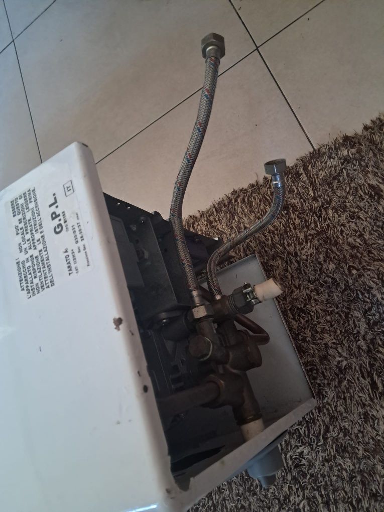 Esquentador usado e a funcionar