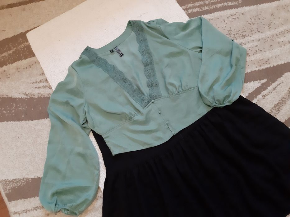 Спідниця легка, блуза з обємним рукавом