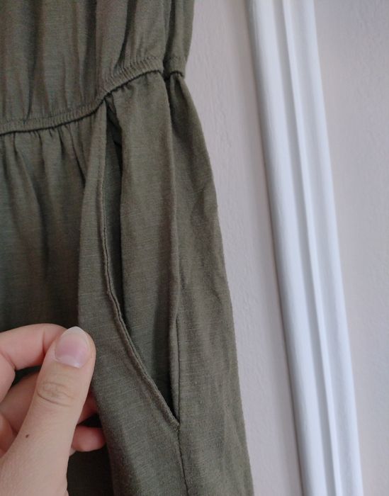 Sukienka damska gładka z bawełny taliowana M/L kieszenie khaki zieleń