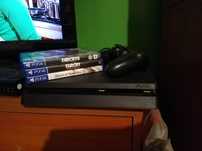 Bardzo dobry stan Ps4 Slim 1 Tb + Pad