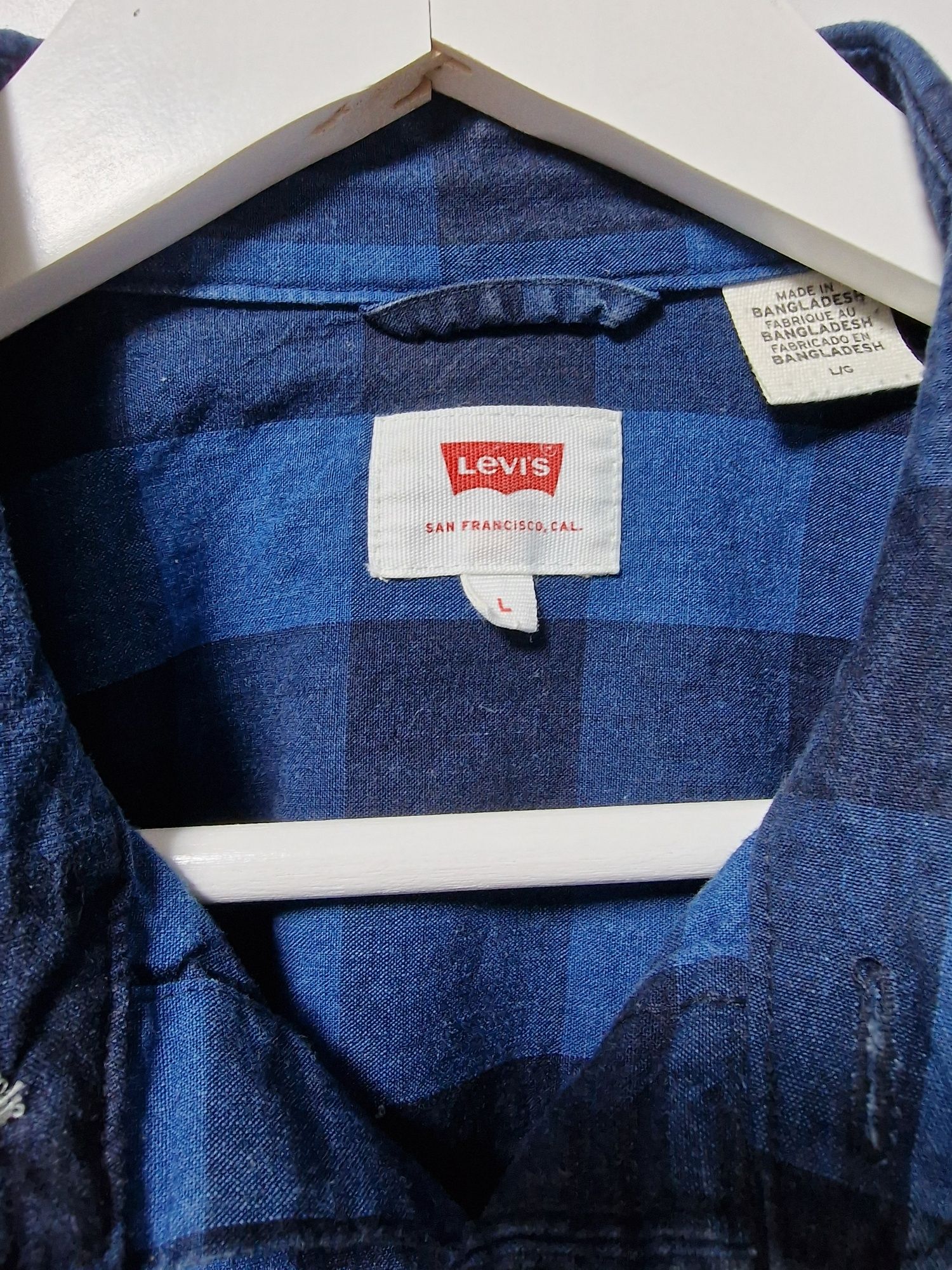 Продам рубашку Levis. Розмір M.