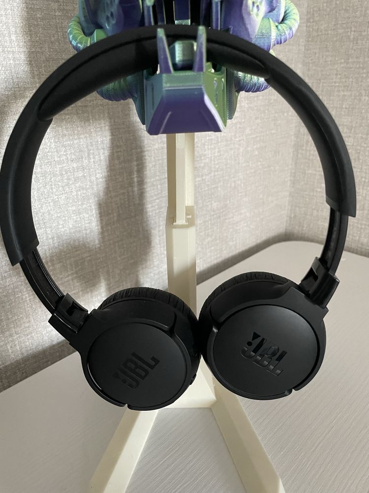 JBL Tune 670NC продам