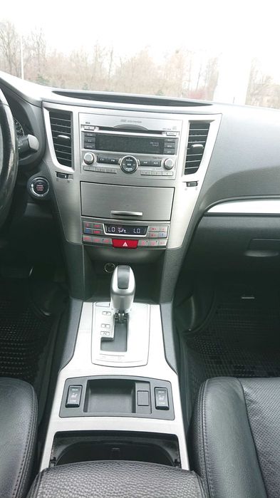 Продам автомобіль SUBARU Outback