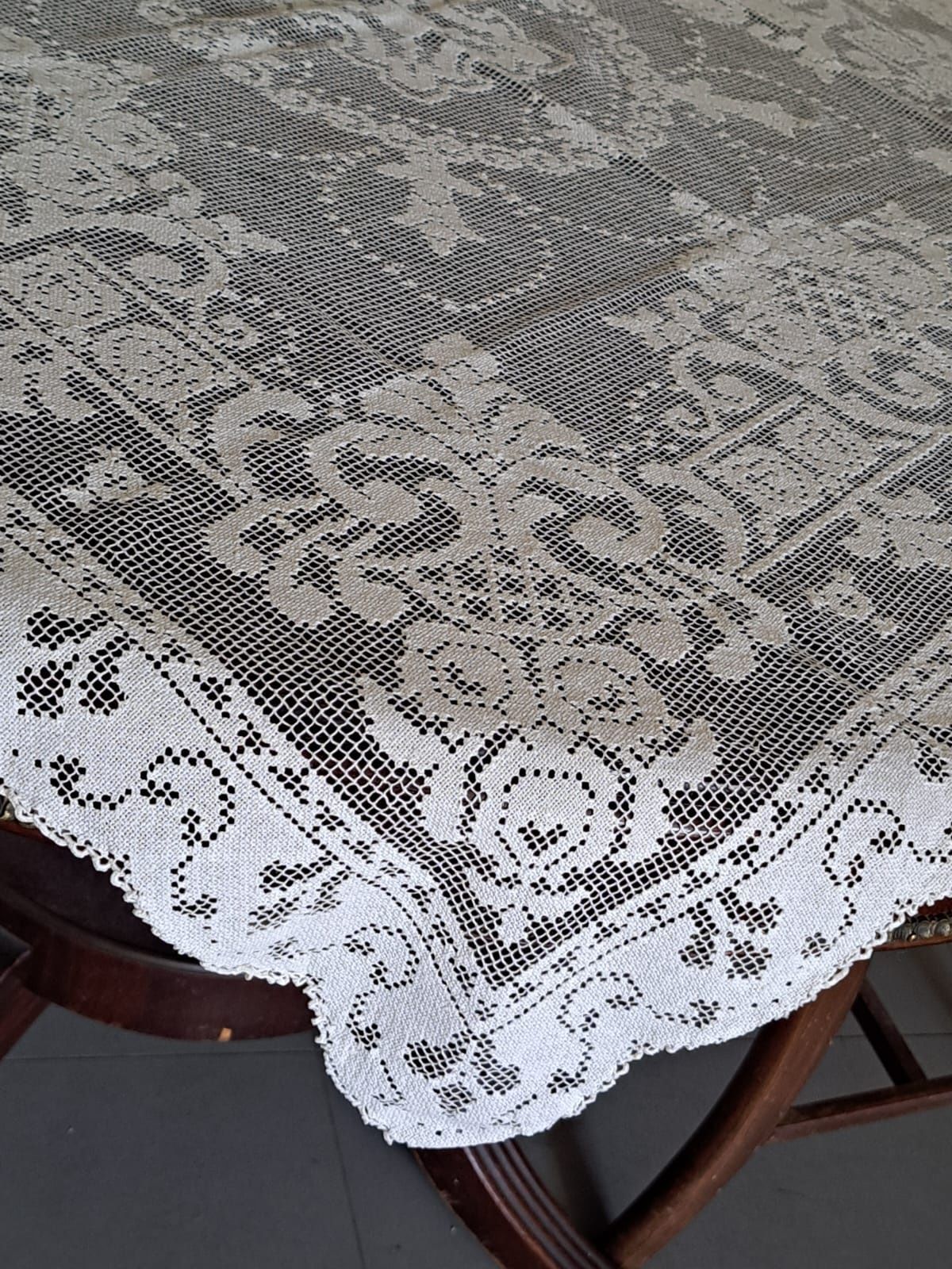 Toalha de mesa em filet