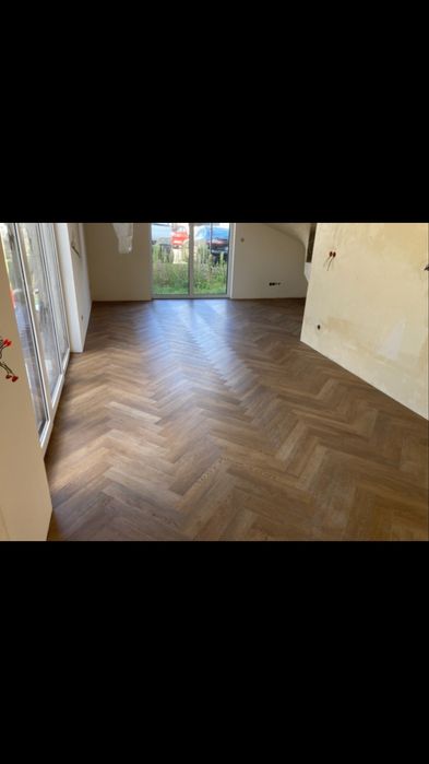 Montaż jodelki, paneli podlogowych , listew przypodlogowych.