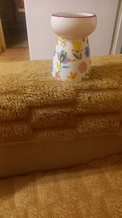 Śliczny flakonik na kwiaty