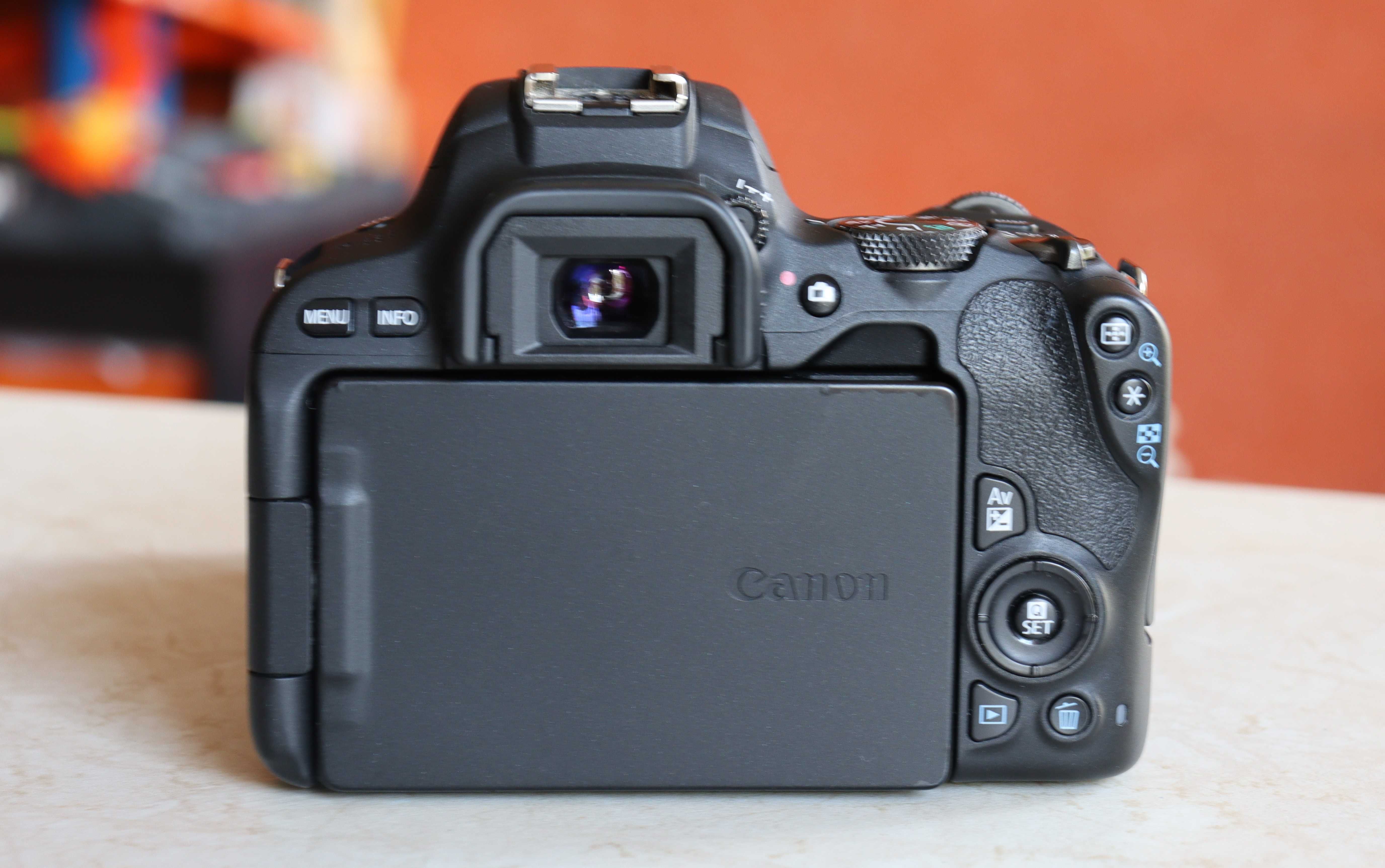 Canon eos 200d obiektyw 18-55 STM