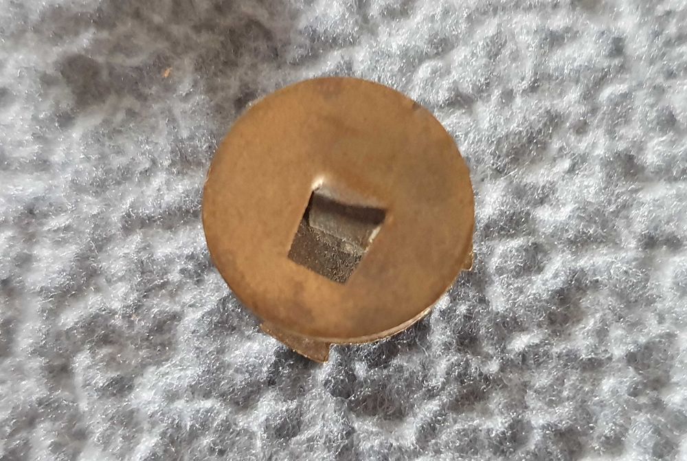 Pin's / Alfinete de lapela antigos: Mercedes, Yashika, Philips, Scania