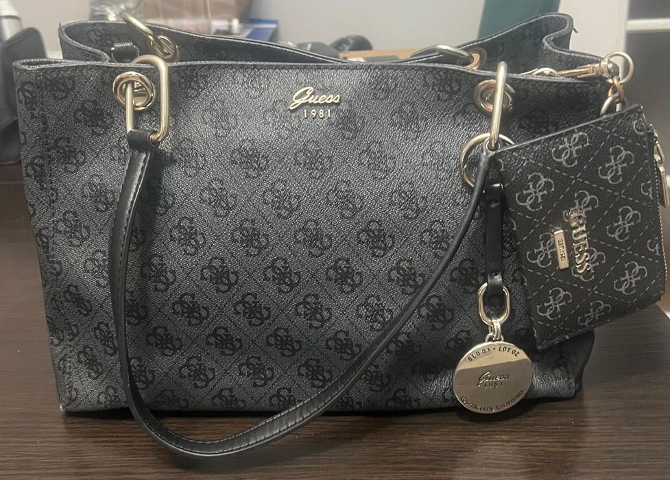 Torebka czarna guess