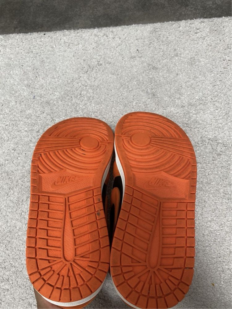 Jordan 1 laranja