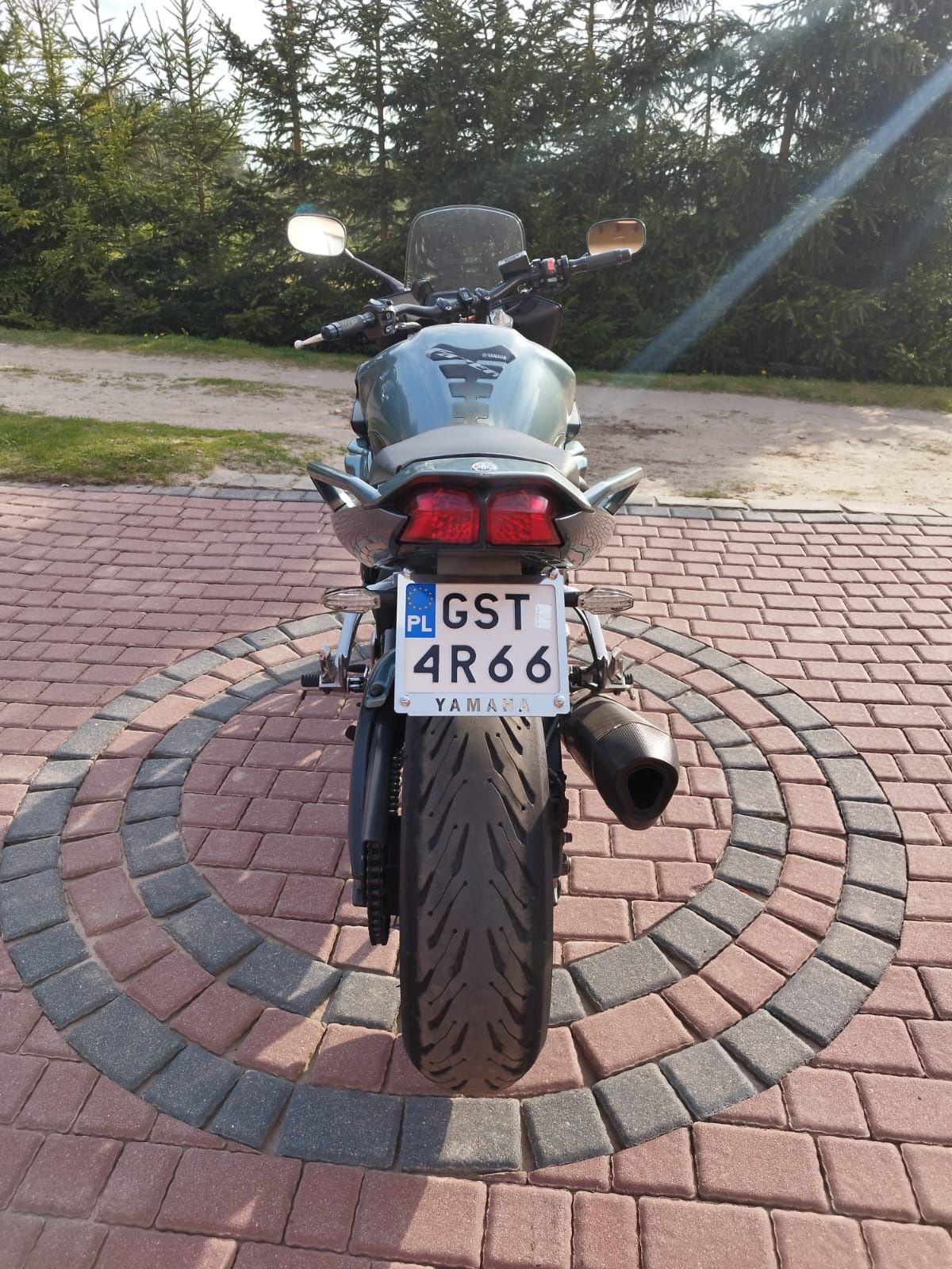 Motocykl Yamaha Fz1