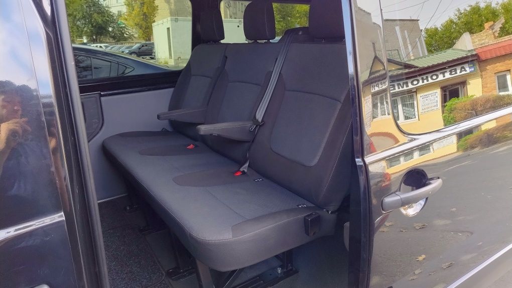 Toyota Proace 9 місць. Не Peugeot Expert. Не Citroen Jumpy.