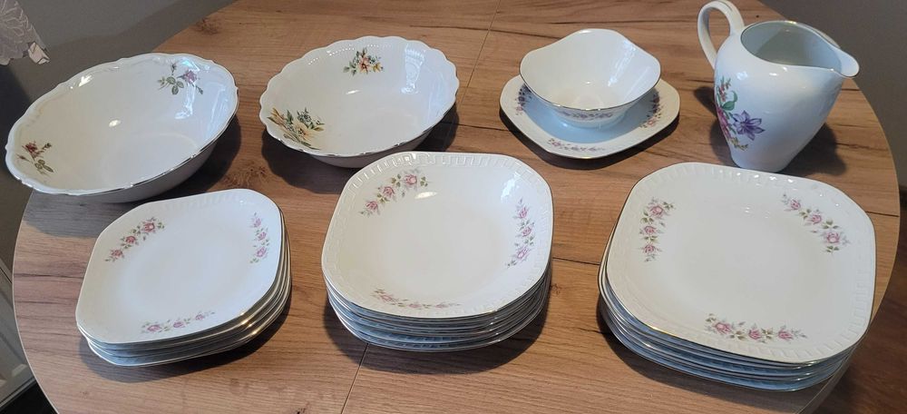 Zestaw Obiadowy Wawel . 21 el. Wałbrzych. Porcelana