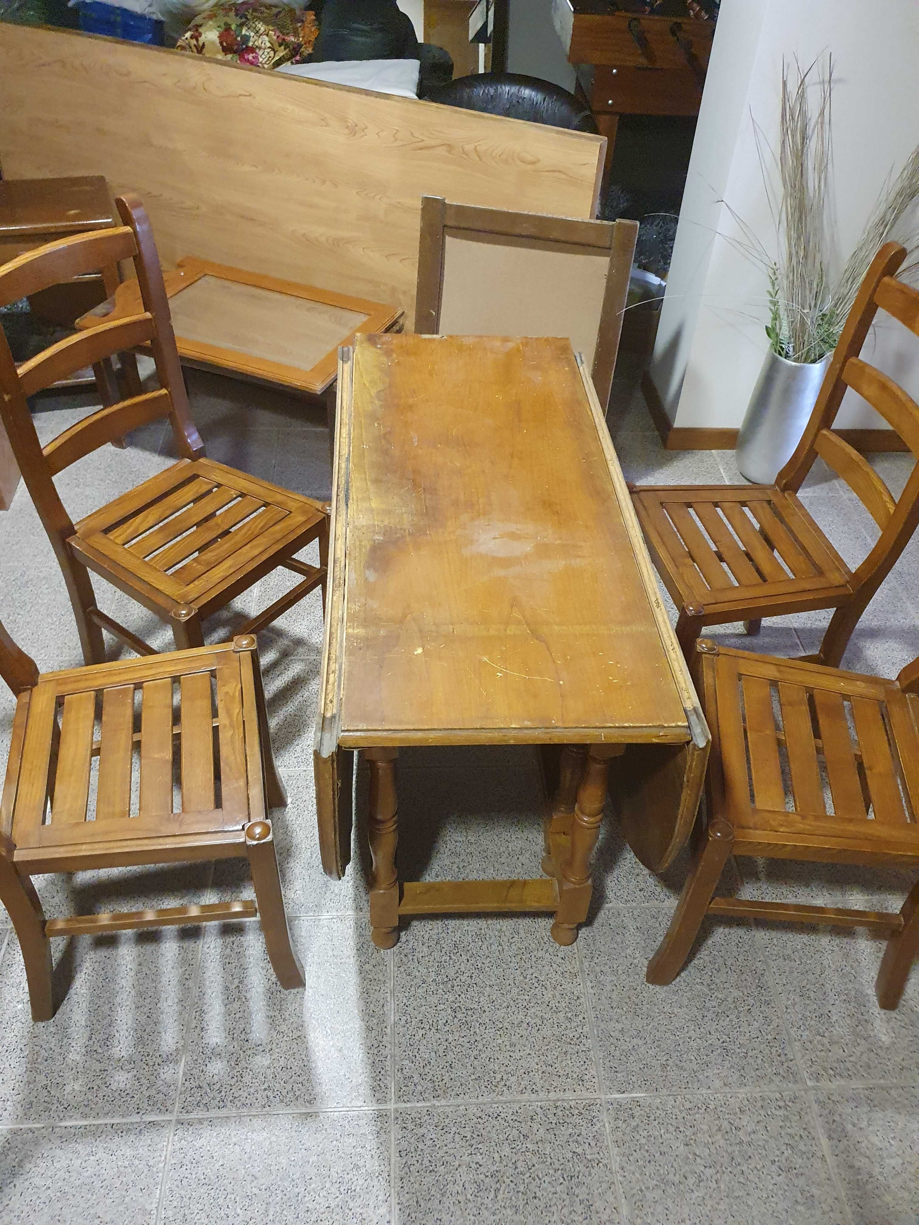 Mesa em madeira desdobrável