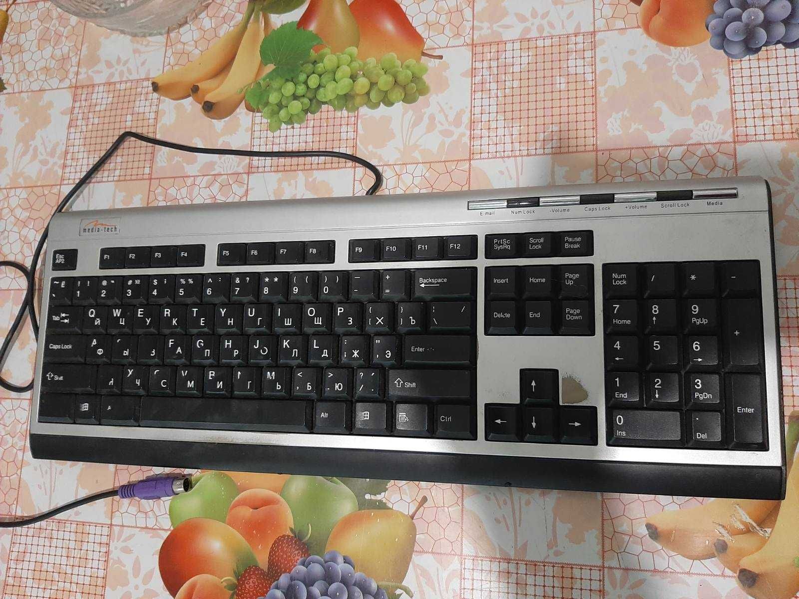 Компьютерная клавиатура Б\У 
Media-Tech MT1205 Black-Silver