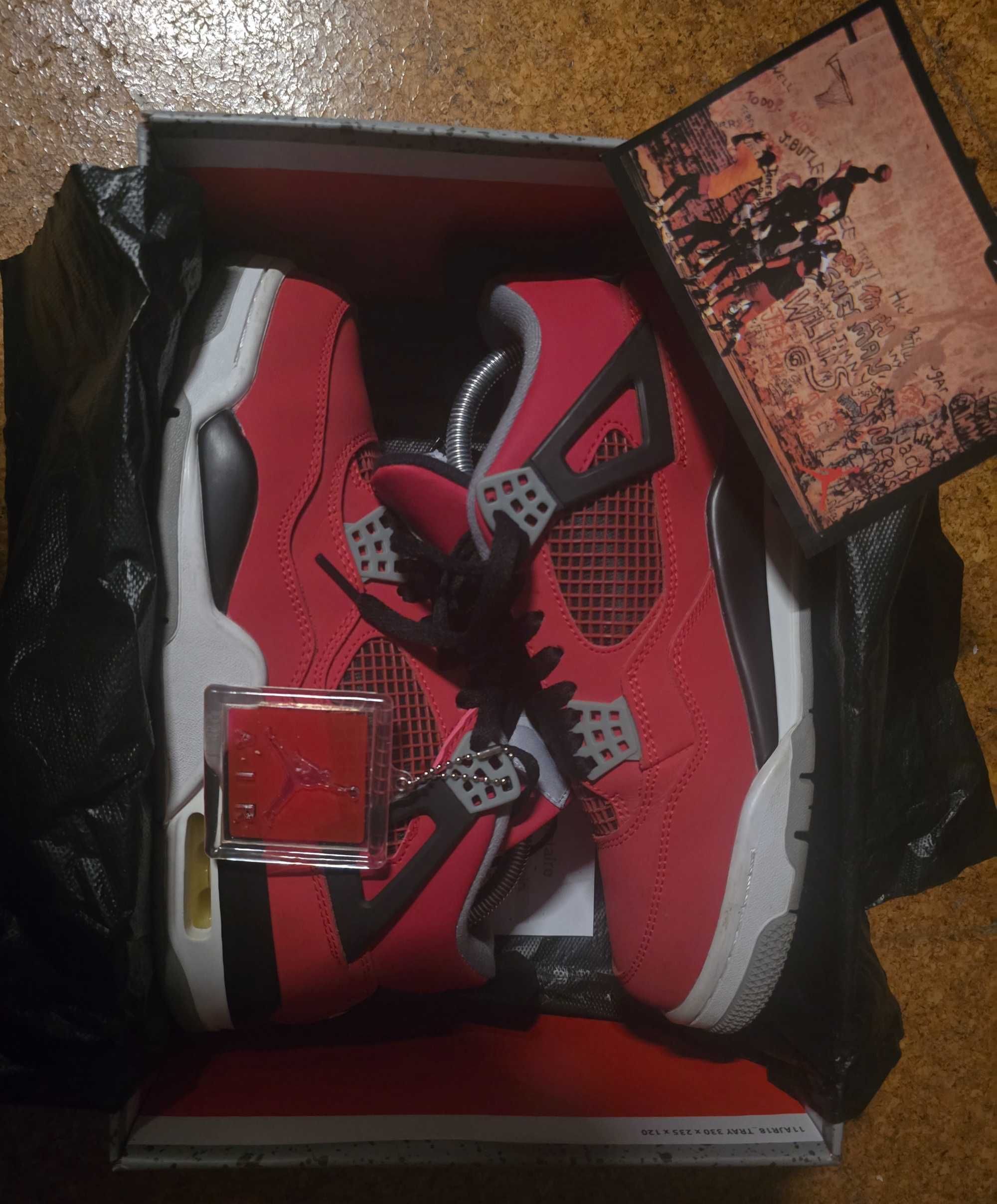 Vendo jordan 4 retro "toro bravo" 55 euros