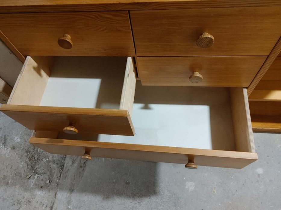 Komoda z drewna sosnowego