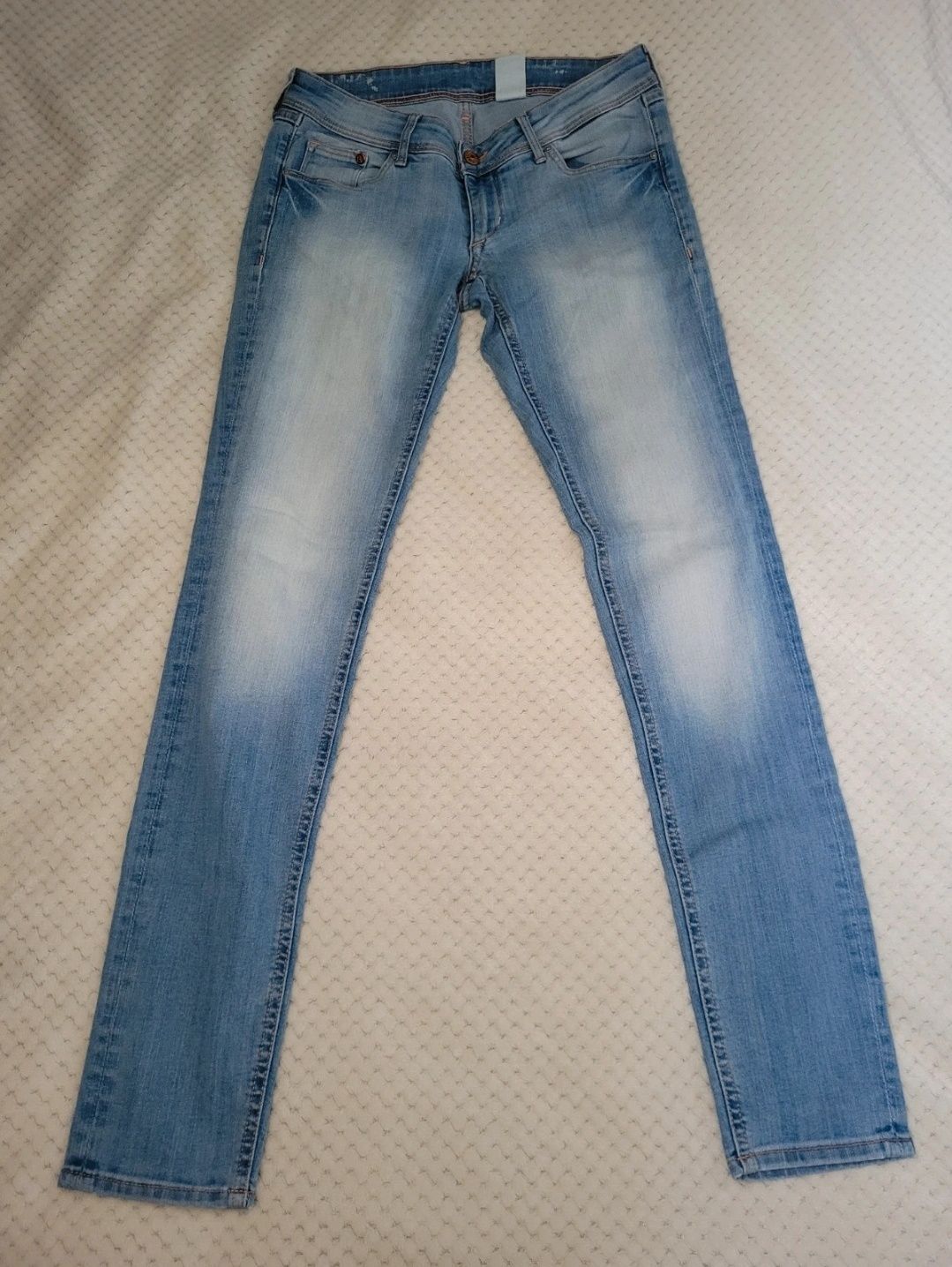 Jasnoniebieskie jeansy H&M W29 L32