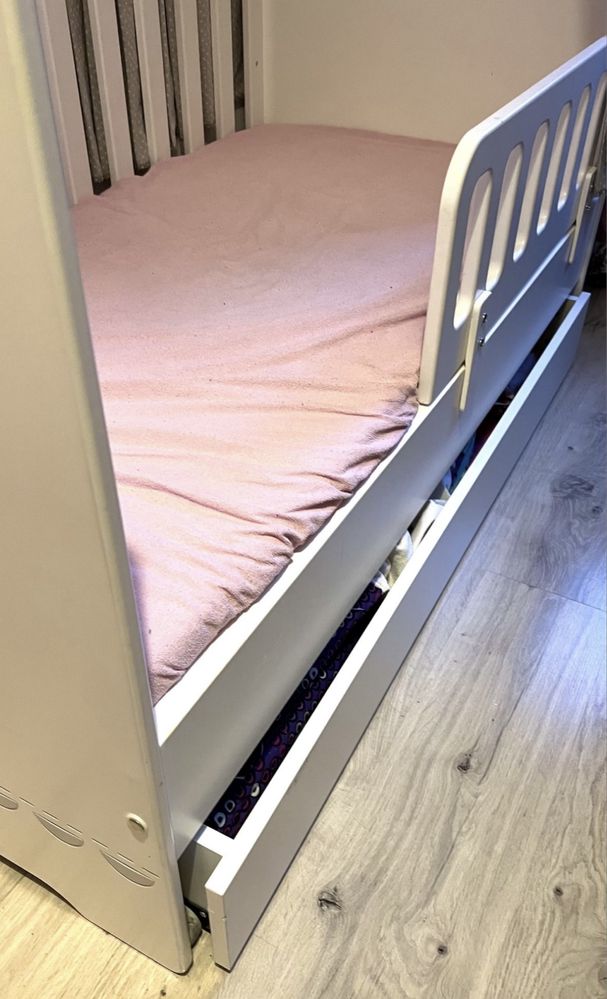 Łóżko dziecięce dla bobasa i starszego, z Myszką Minnie, Meblik 70x140