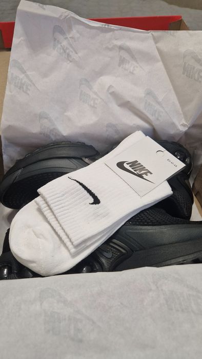 Кросівки Nike Air. Max DN
Na
Nike Air Max DN “All Night” - це стильні