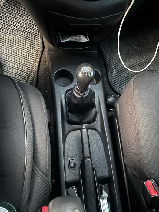 Продам власне авто Mazda MPV 2.0 дизель 2004 р.в.