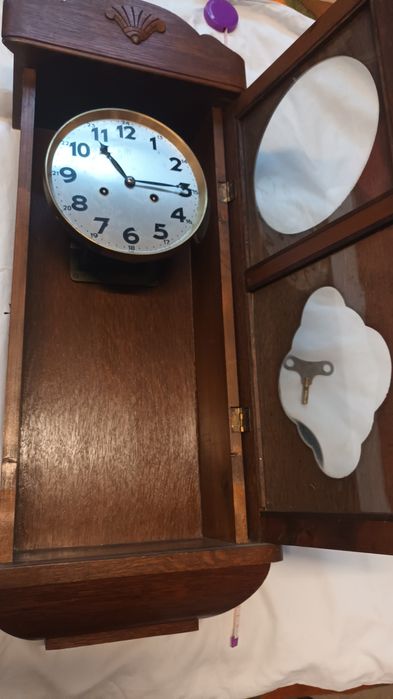 Настінний годинник