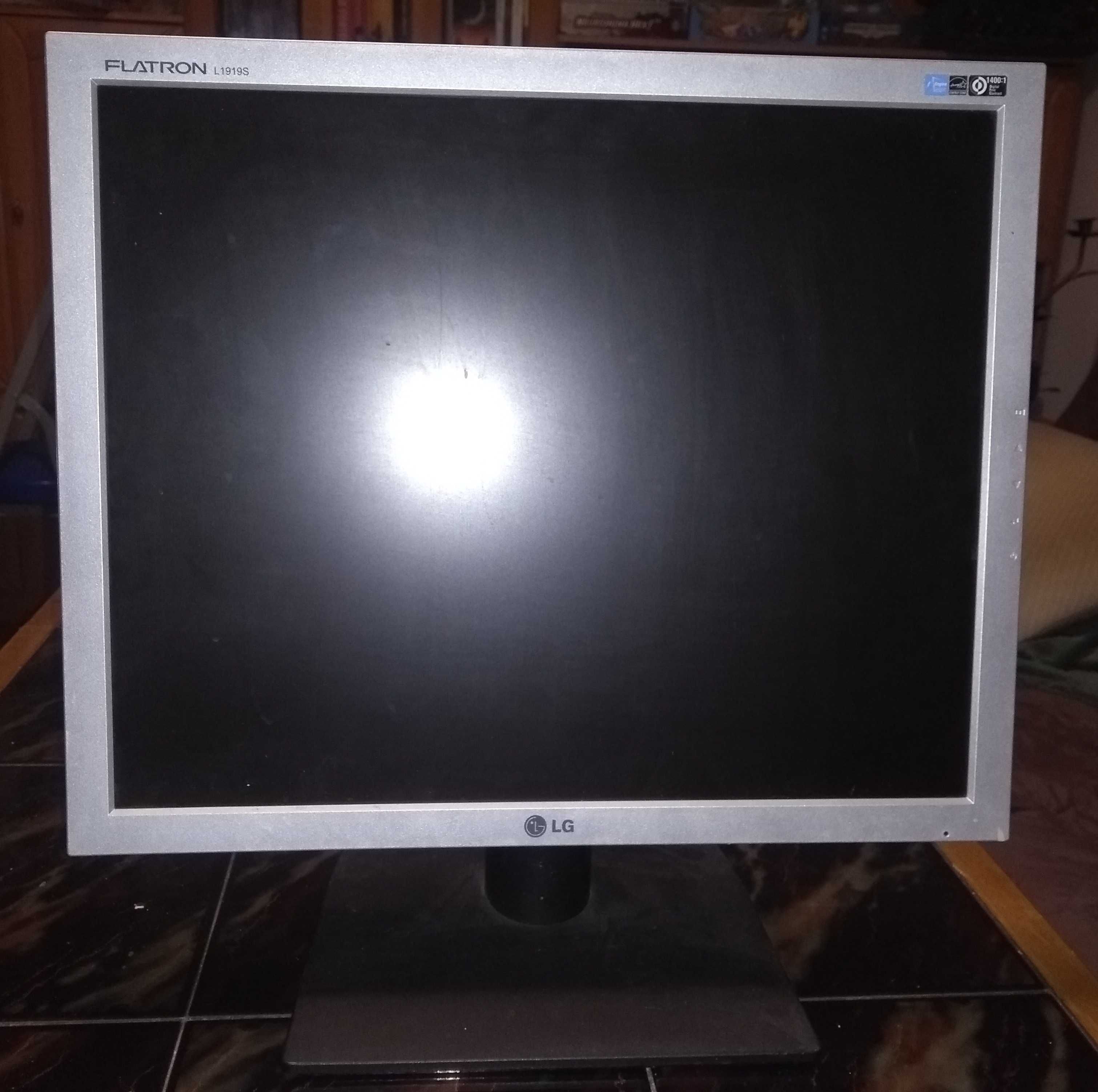 Monitor LG Flatron 19 cali