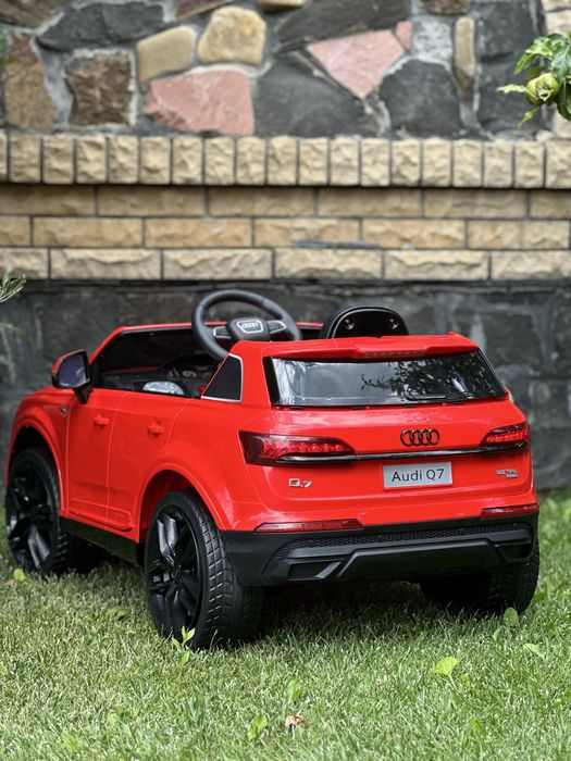 Ауді Дитячий електромобіль Авто на акумуляторі Машинка дитяча Audi Q7