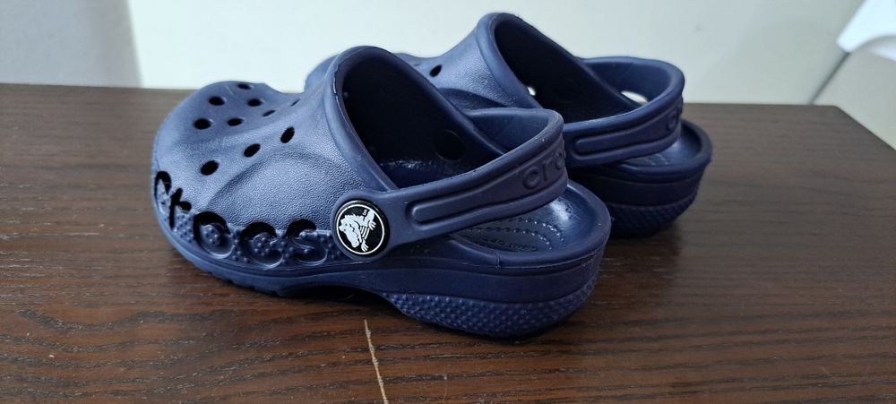Vendo crocs tam.24
