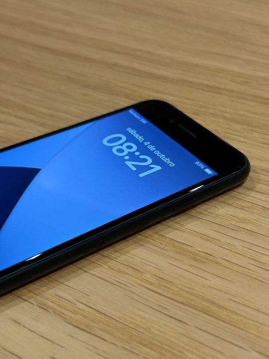 iPhone SE 2020 64 GB Preto